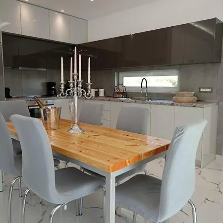 Blue Sky בית נופש *