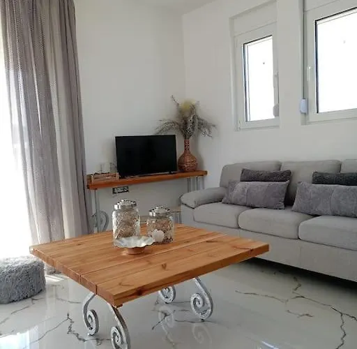 Blue Sky * Καλυθιές